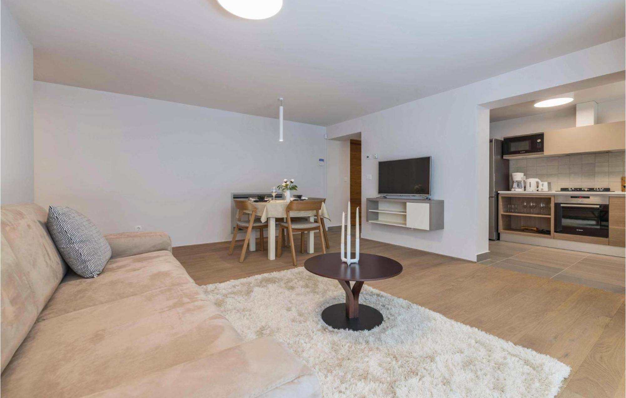 Nice Apartment In Plomin With Jacuzzi Dış mekan fotoğraf