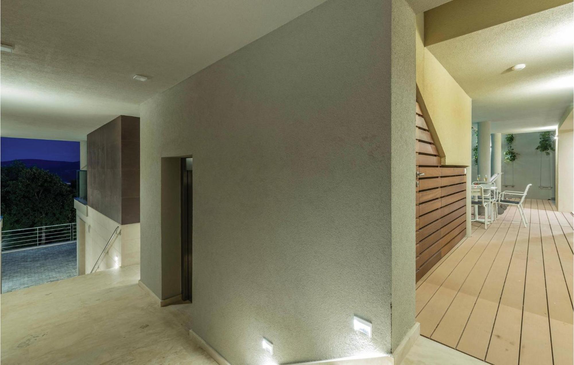 Nice Apartment In Plomin With Jacuzzi Dış mekan fotoğraf