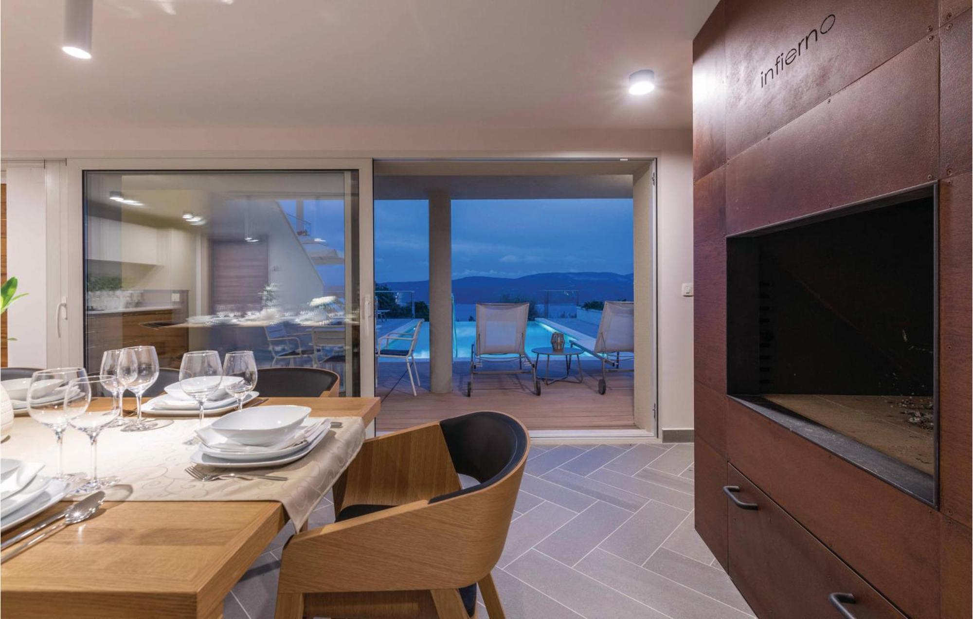 Nice Apartment In Plomin With Jacuzzi Dış mekan fotoğraf